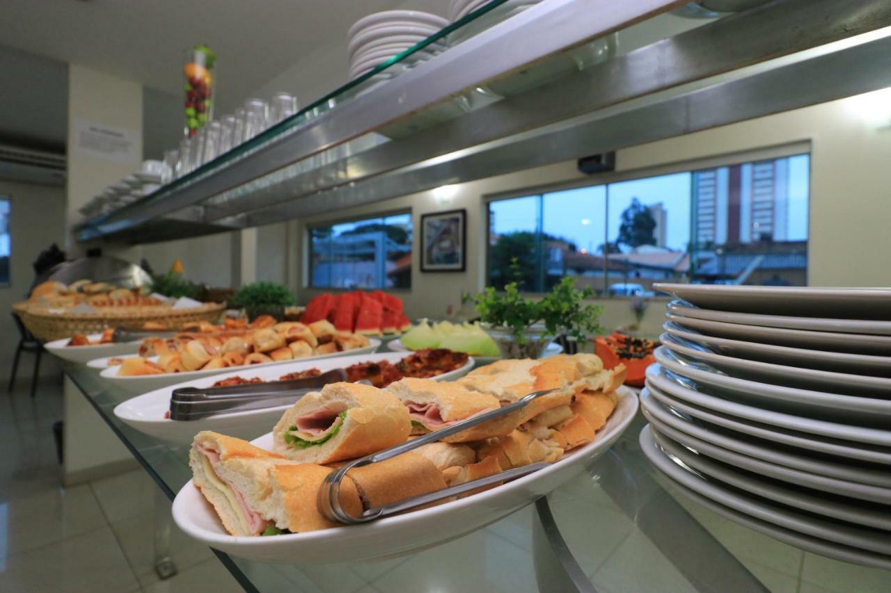 Turis Hotel Centro 캄푸그란지 외부 사진